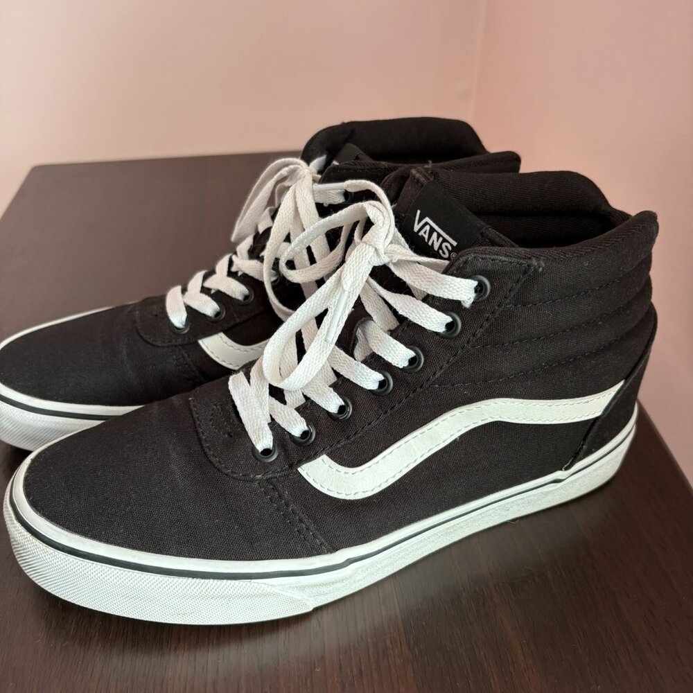 Vans Sk8-Hi Skate Shoe - womens sz 9 Black